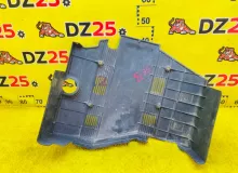 Пластиковая крышка на двс TOYOTA LAND CRUISER 2004/Цвет 070 1120950081 UZJ100W 2UZFE, передняя