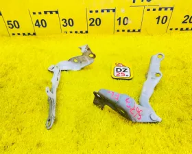 Петля капота Toyota