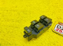 Блок управления стеклоподъемниками DAIHATSU BEGO 2007/Цвет S28 84820B4010 J210G 3SZVE, передний правый
