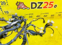 Коса под капот TOYOTA WISH 2007/Цвет 1F7 8211168031 ZNE10G 1ZZFE, передняя