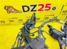 Коса под капот TOYOTA WISH 2007/Цвет 1F7 8211168031 ZNE10G 1ZZFE, передняя