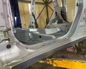Порог кузова Toyota