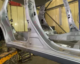 Порог кузова Toyota