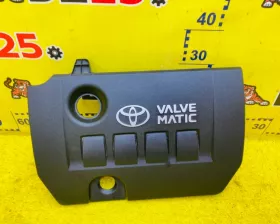 Пластиковая крышка на двс Toyota