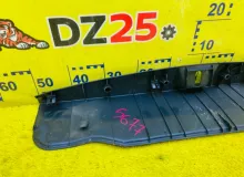 Пластик замка багажника TOYOTA ISIS 2012 6793544050B0 ZGM15W 2ZRFAE, задний