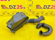 Корпус воздушного фильтра TOYOTA ISIS 2012 1770037270 ZGM15W 2ZRFAE, передний