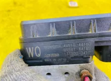 Блок abs TOYOTA ISIS 2012 4405044240 ZGM15W 2ZRFAE, передний