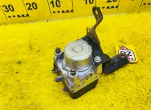 Блок abs TOYOTA ISIS 2012 4405044240 ZGM15W 2ZRFAE, передний