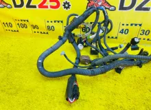 Коса под капот TOYOTA ISIS 2012 8211544121 ZGM15W 2ZRFAE, передняя