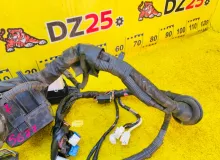 Коса под капот TOYOTA ISIS 2012 8211544121 ZGM15W 2ZRFAE, передняя
