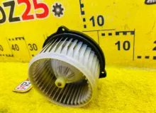 Мотор печки TOYOTA ISIS 2012 8710344081 ZGM15W 2ZRFAE, передний