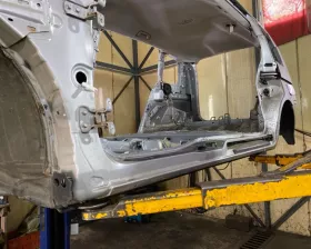Порог кузова Toyota