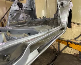 Порог кузова Toyota