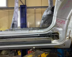 Порог кузова Toyota