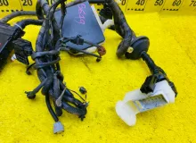Коса под капот NISSAN WINGROAD 2009/Цвет QX1 24012CQ61A Y12 HR15DE, передняя