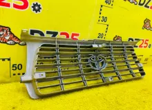 Решетка радиатора TOYOTA LAND CRUISER 1995 5310160130 HDJ81V 1HDFT, передняя