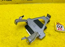Блок управления 4wd TOYOTA ISIS 2011/Цвет 1F7 8963044020 ZGM15W 2ZRFAE, передний