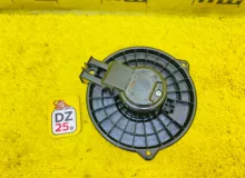 Мотор печки TOYOTA ISIS 2011/Цвет 1F7 8710344081 ZGM15W 2ZRFAE, передний