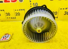 Мотор печки TOYOTA ISIS 2011/Цвет 1F7 8710344081 ZGM15W 2ZRFAE, передний