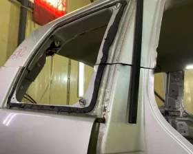 Крыло заднее TOYOTA