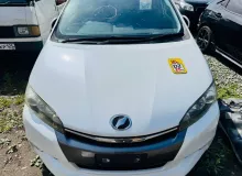 Решетка радиатора TOYOTA WISH 2013 5310168020 ZGE20W 2ZRFAE, передняя