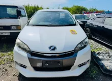 Решетка радиатора TOYOTA WISH 2013 5310168020 ZGE20W 2ZRFAE, передняя