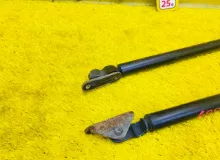 Амортизатор задней двери TOYOTA NADIA 1999/Цвет 1C0 6896044050 SXN10 3SFE, задний