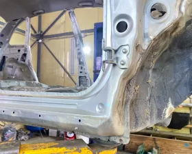 Порог кузова Toyota