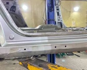 Порог кузова Toyota