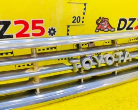 Решетка радиатора Toyota
