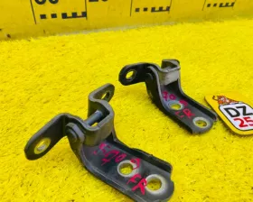 Петля дверная Toyota
