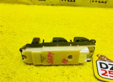 Блок управления стеклоподъемниками TOYOTA LAND CRUISER PRADO 2003 8404060011 VZJ121W 5VZFE, передний правый