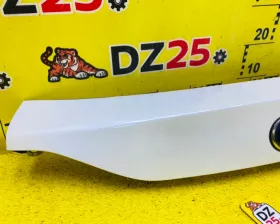Накладка на дверь багажника Toyota
