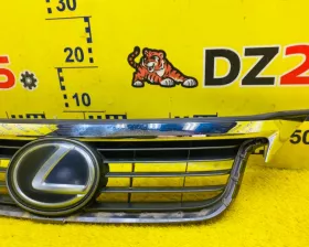 Решетка радиатора Toyota