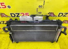 Радиатор основной TOYOTA VOXY 2014 1640037280 ZWR80G 2ZRFXE, передний