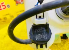 Бачок стеклоомывателя LEXUS CT200H 2011 8531576040 ZWA10 2ZRFXE, передний