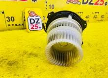 Мотор печки TOYOTA NOAH 2014 8710328130 ZWR80G 2ZRFXE, передний