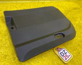 Пластиковая крышка на двс Toyota