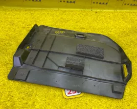 Пластиковая крышка на двс Toyota