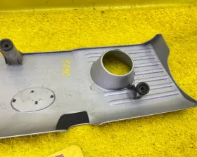 Пластиковая крышка на двс Toyota