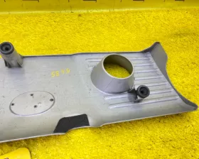 Пластиковая крышка на двс Toyota