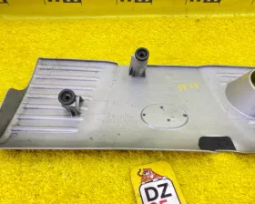 Пластиковая крышка на двс Toyota