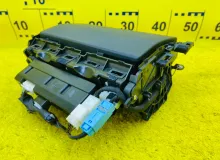 Монитор LEXUS CT200H 2013 8611176020 ZWA10 2ZRFXE, передний