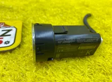 Кнопка старта TOYOTA ESQUIRE 2014 8961130140 ZWR80G 2ZRFXE, передняя