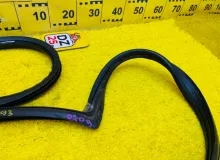Молдинг лобового стекла TOYOTA LAND CRUISER PRADO 1994 5612190K02 KZJ78W 1KZTE, передний