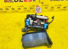Блок предохранителей LEXUS CT200H 2011 8274176010 ZWA10 2ZRFXE, передний