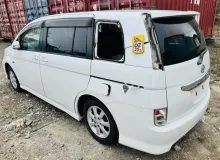 Корпус воздушного фильтра TOYOTA ISIS 2011|Цвет 070 1770037270 ZGM15W 2ZRFAE, передний