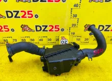 Корпус воздушного фильтра TOYOTA ISIS 2011 1770037270 ZGM15W 2ZRFAE, передний
