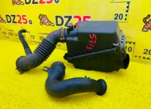 Корпус воздушного фильтра TOYOTA ISIS 2011 1770037270 ZGM15W 2ZRFAE, передний