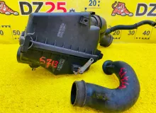 Корпус воздушного фильтра TOYOTA ISIS 2011 1770037270 ZGM15W 2ZRFAE, передний